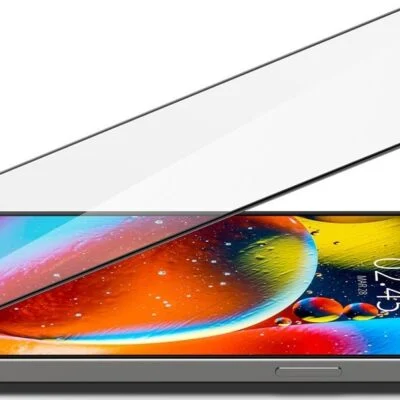 Нужно ли клеить защитное стекло на iPhone 13?